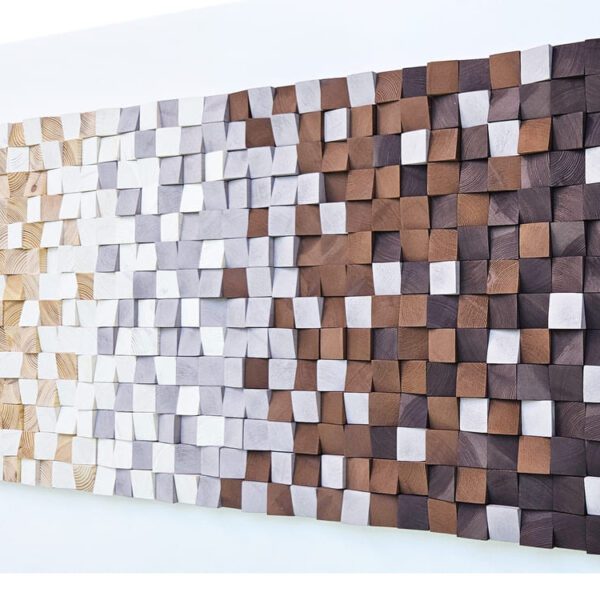 Decoración de pared en madera en tonos tostados y blancos