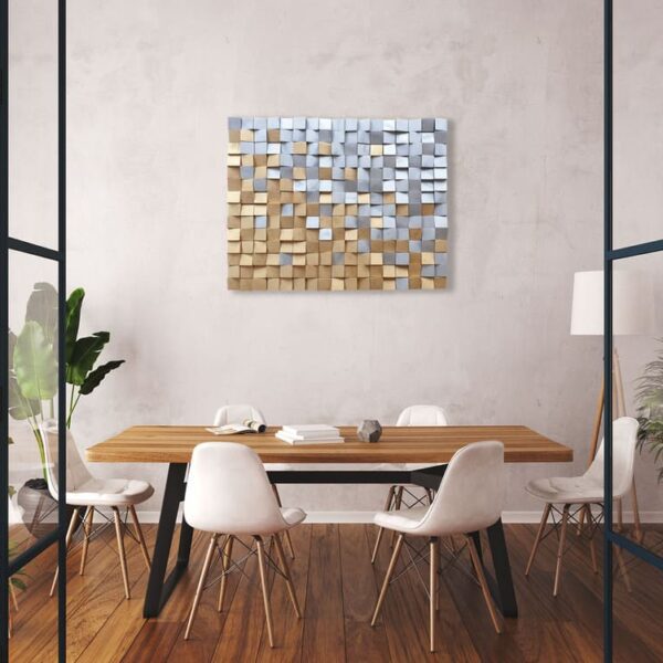 Mural de madera en tonos plata y dorado